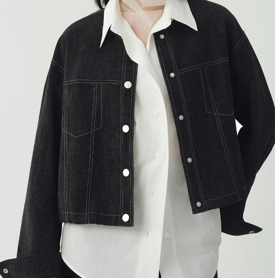 Short women's jacket with a relaxed fit and front pockets - J&B; - 1 - Elvaroza.com