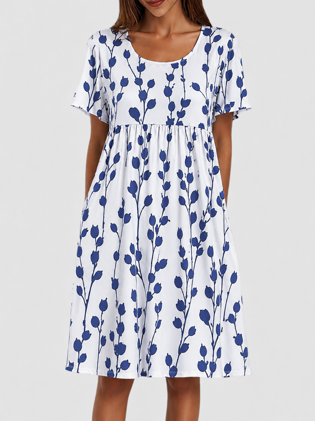 Leonie – Elegant dress with a floral pattern