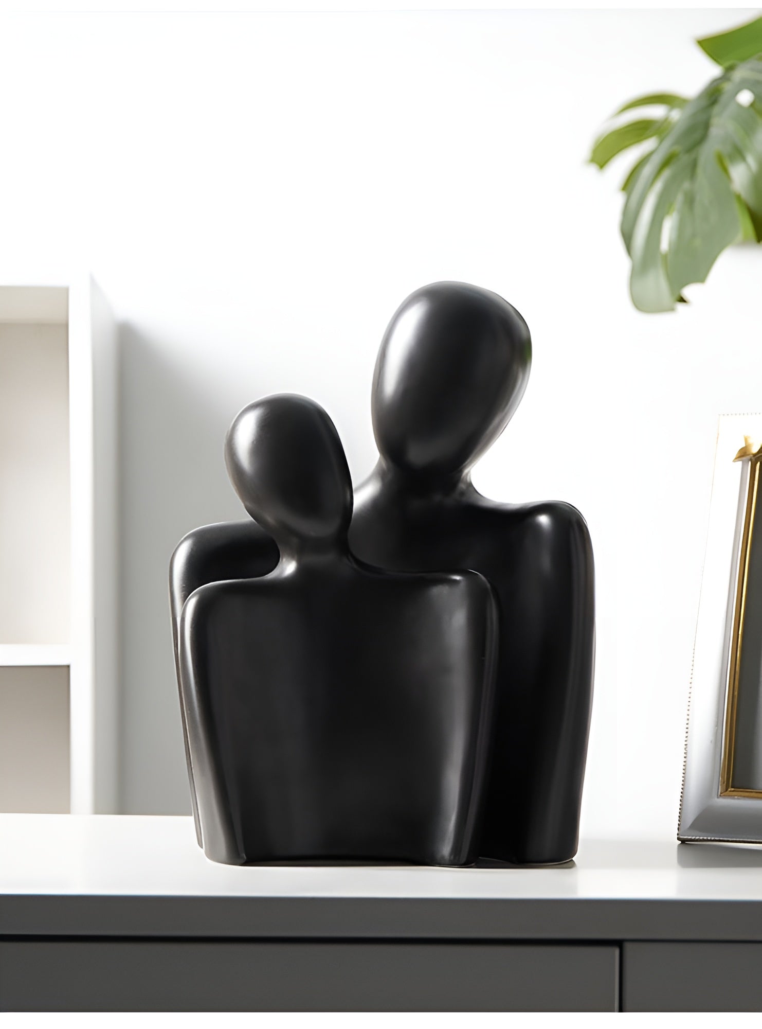 Emotional Bond Sculpture – Elegant Home Décor Piece - Image 4