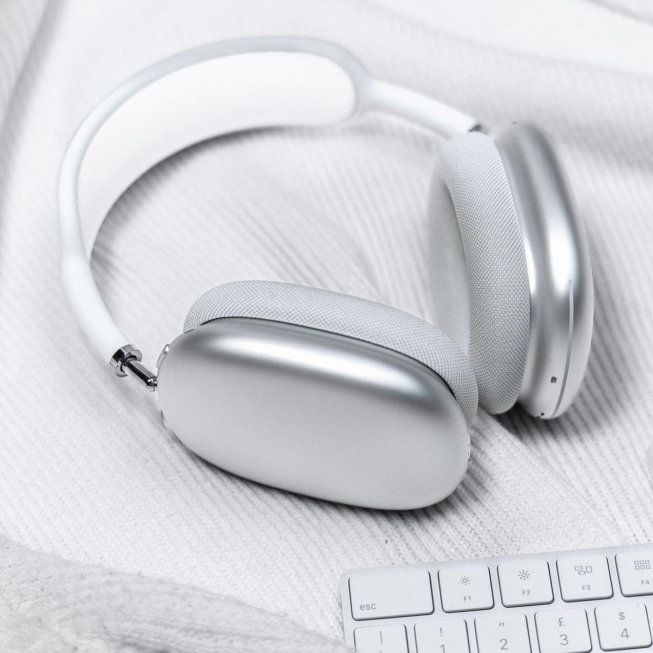 Premium Wireless Headphones – Immerse Yourself in Superior Sound - Image 7